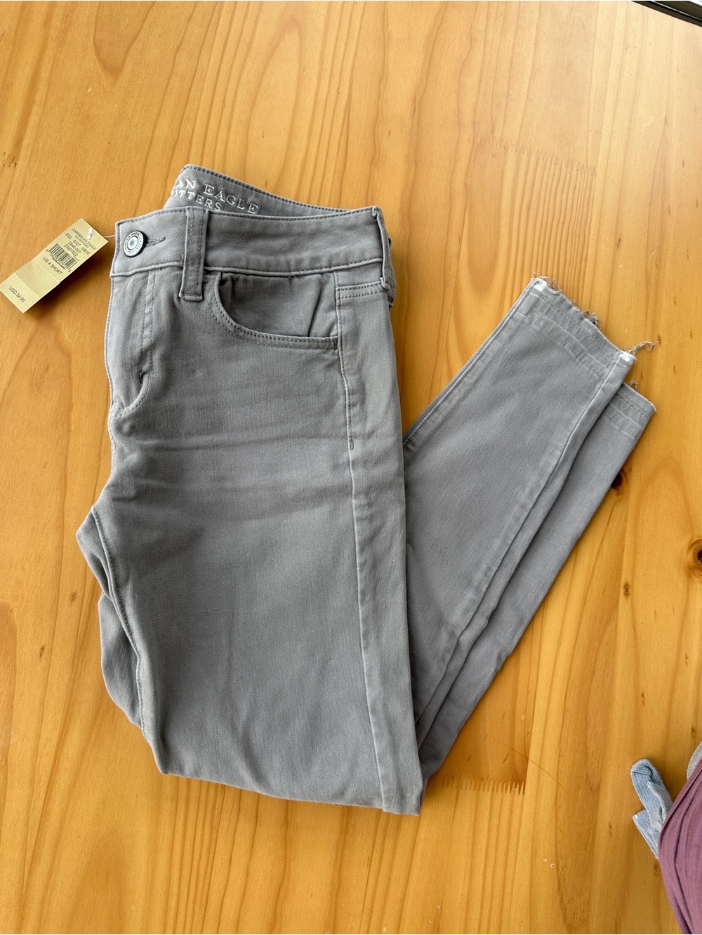 NWT American Eagle Sand Gray Skinny Jeans